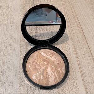 Laura Geller pressed powder